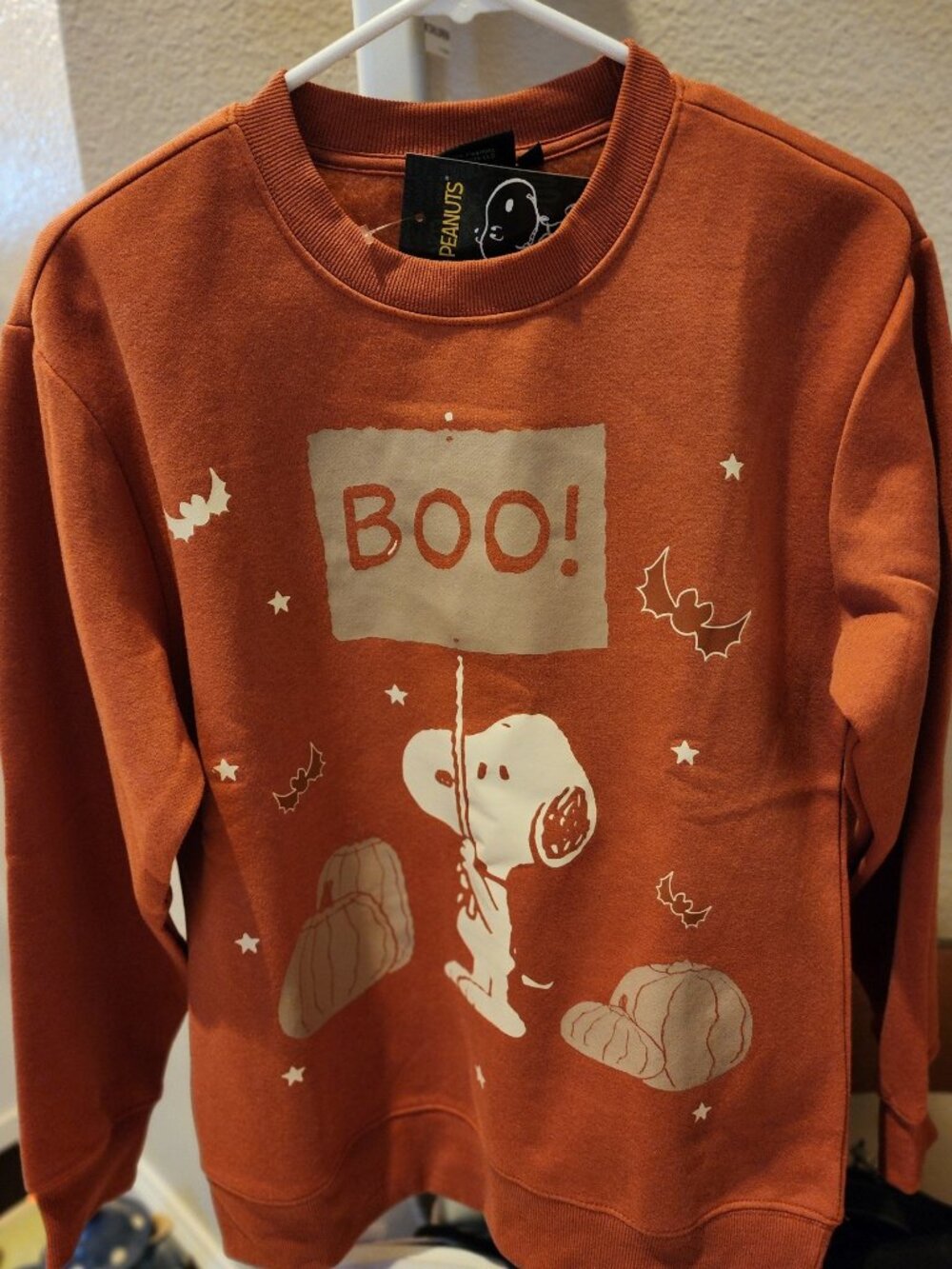 Peanuts Snoopy HALLOWEEN TRICK OR TREAT BOO Girl's or Ladies Sweatshirt MED NWT